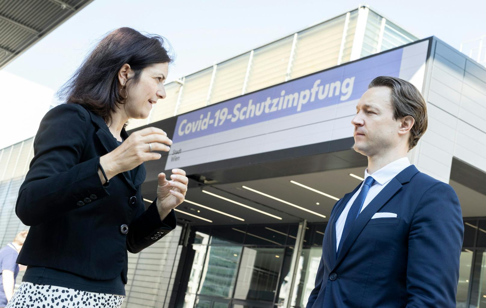 Blümel bedankte sich bei Dr. Baumann-Söllner die reibungslose Organisation vor Ort.