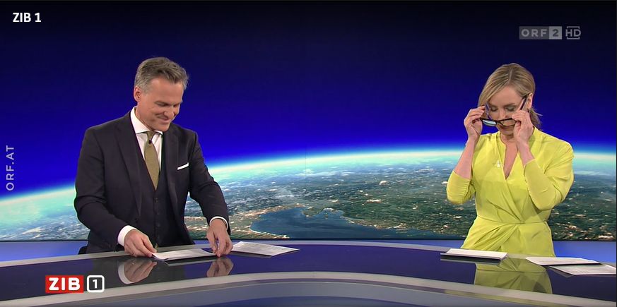 Nadja Bernhard musste ihr Brille suchen.