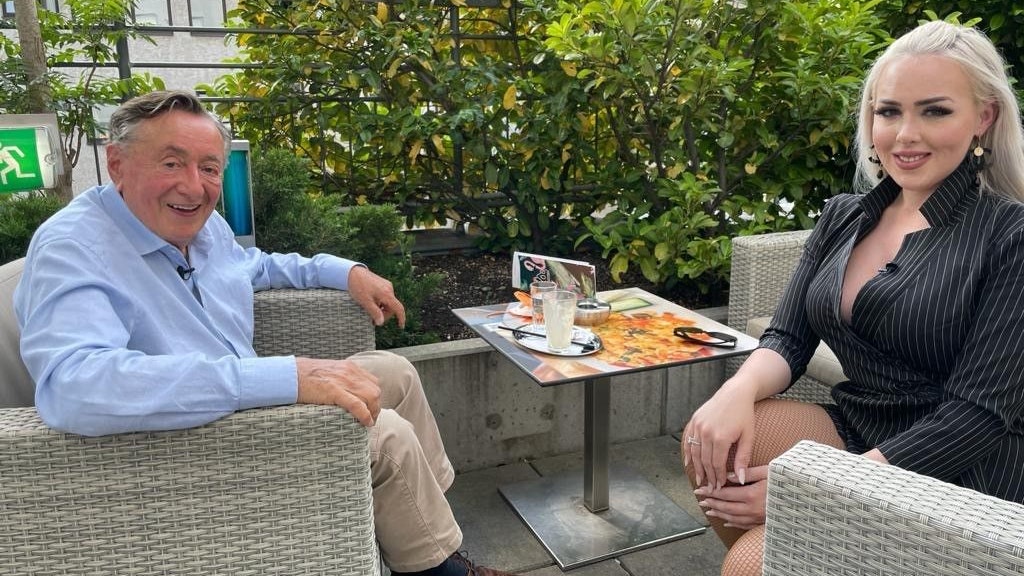 Lugner und Lydia bei ihrer vom Sender "ATV" arrangierten Aussprache