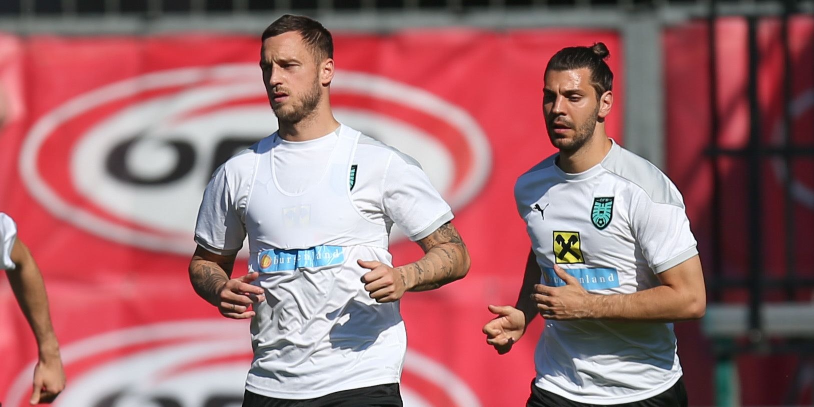 Aleks Dragovic (r.) kennt das Rezept gegen Nordmazedonien.