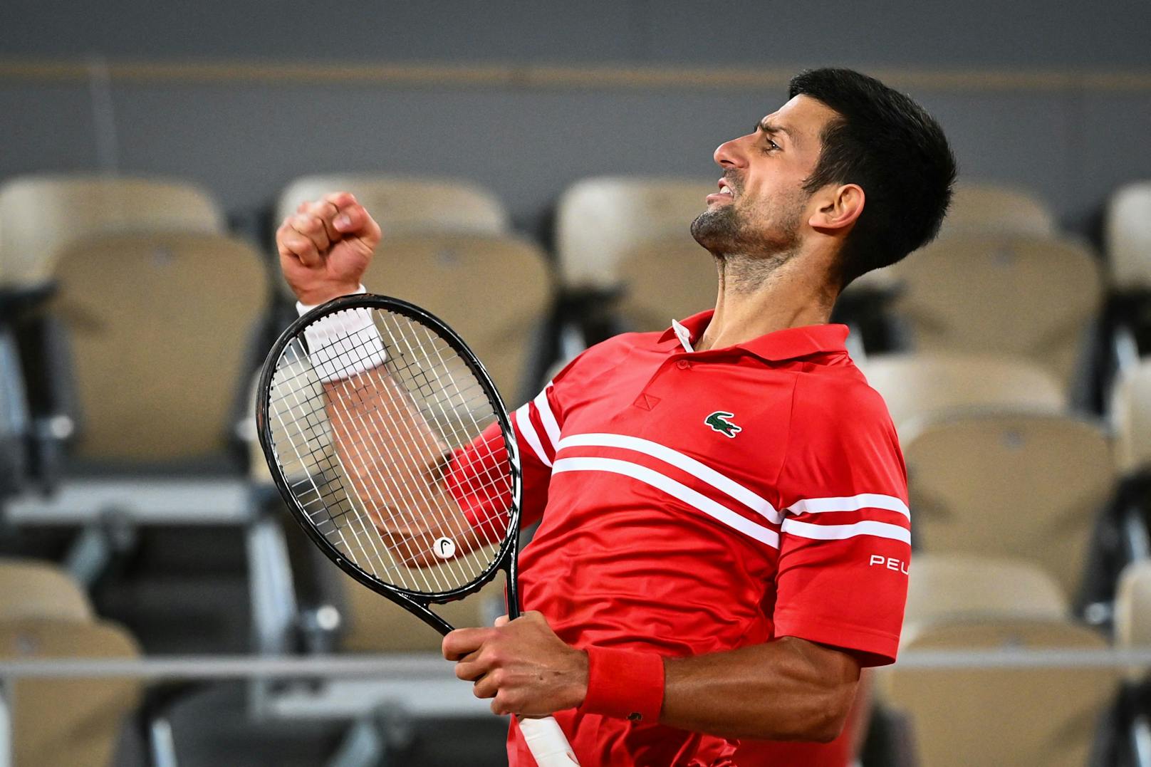 Novak Djokovic jubelt über seinen Halbfinal-Einzug.