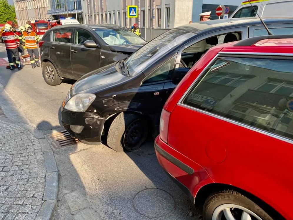 Vier Fahrzeuge krachten in Gmünd zusammen.
