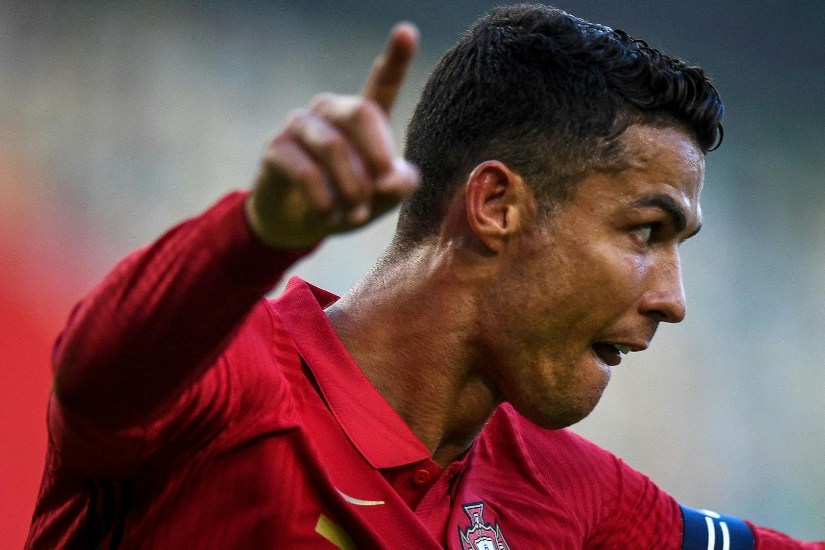 Cristiano Ronaldo jubelt über seinen Treffer.