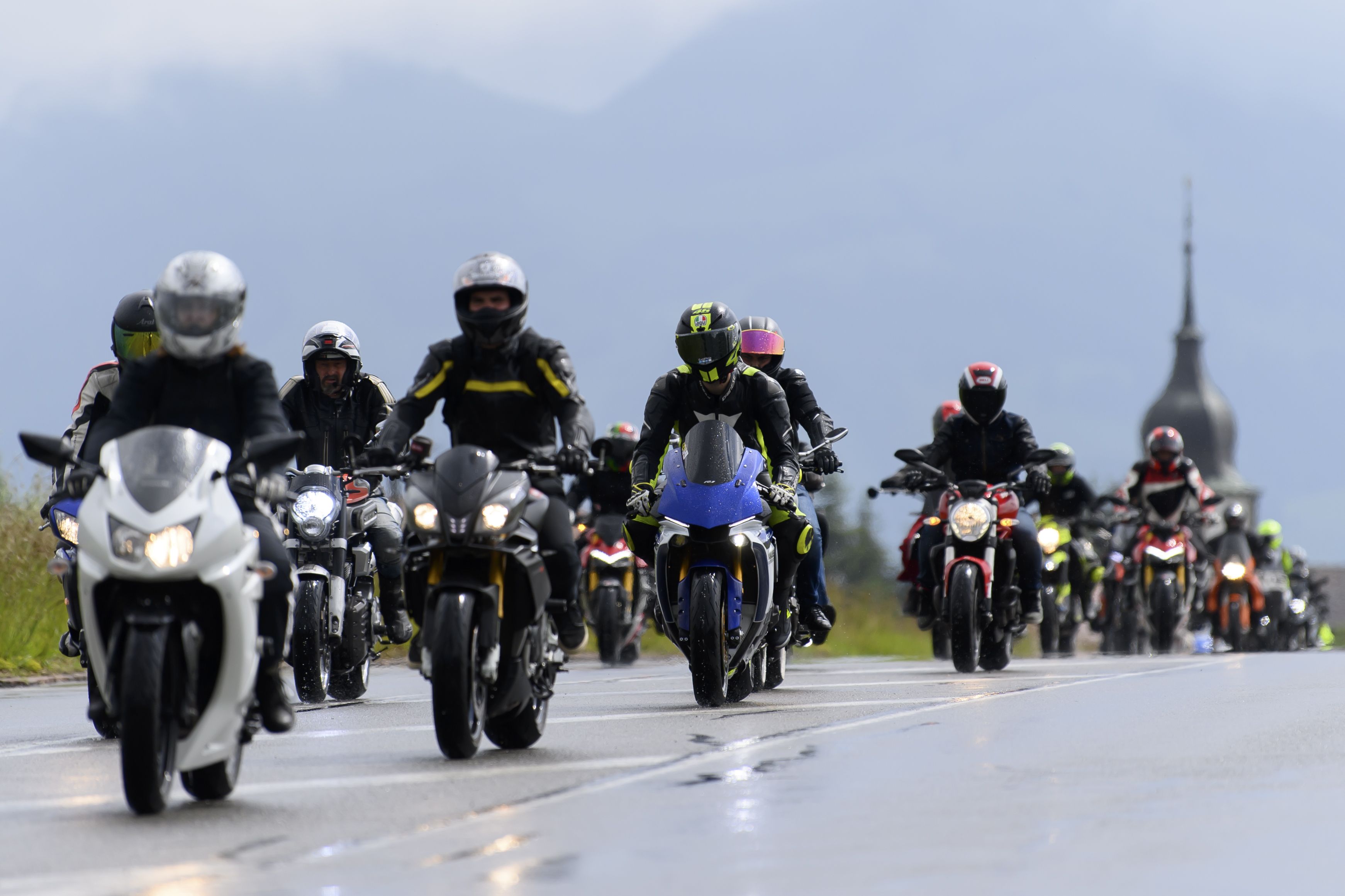 Etliche Motorrad-Fahrer erwiesen ihm die letzte Ehre