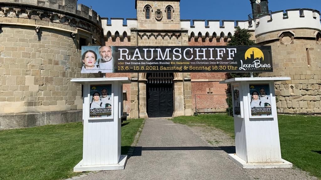 Trotz Schmerzen soll Hirschals Premiere am Sonntag stattfinden.