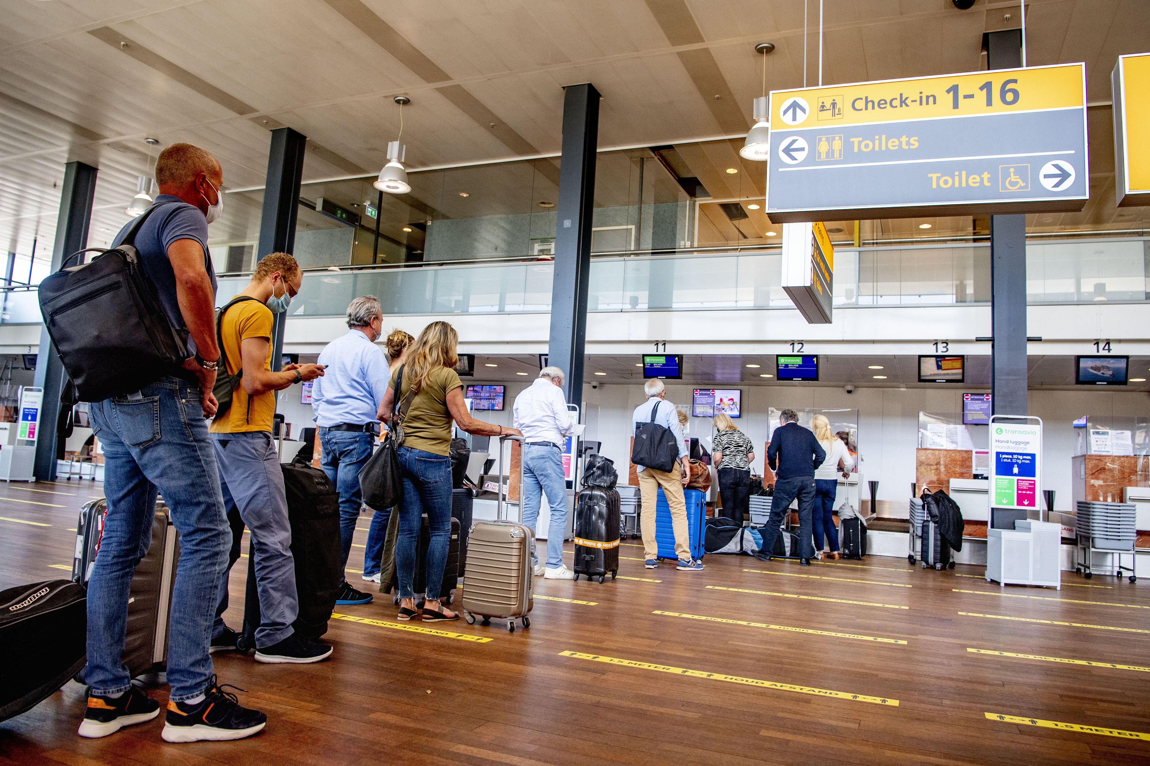 Die Kontrolle des Grünen Passes könnte zu Mega-Wartezeiten beim Check-in führen.