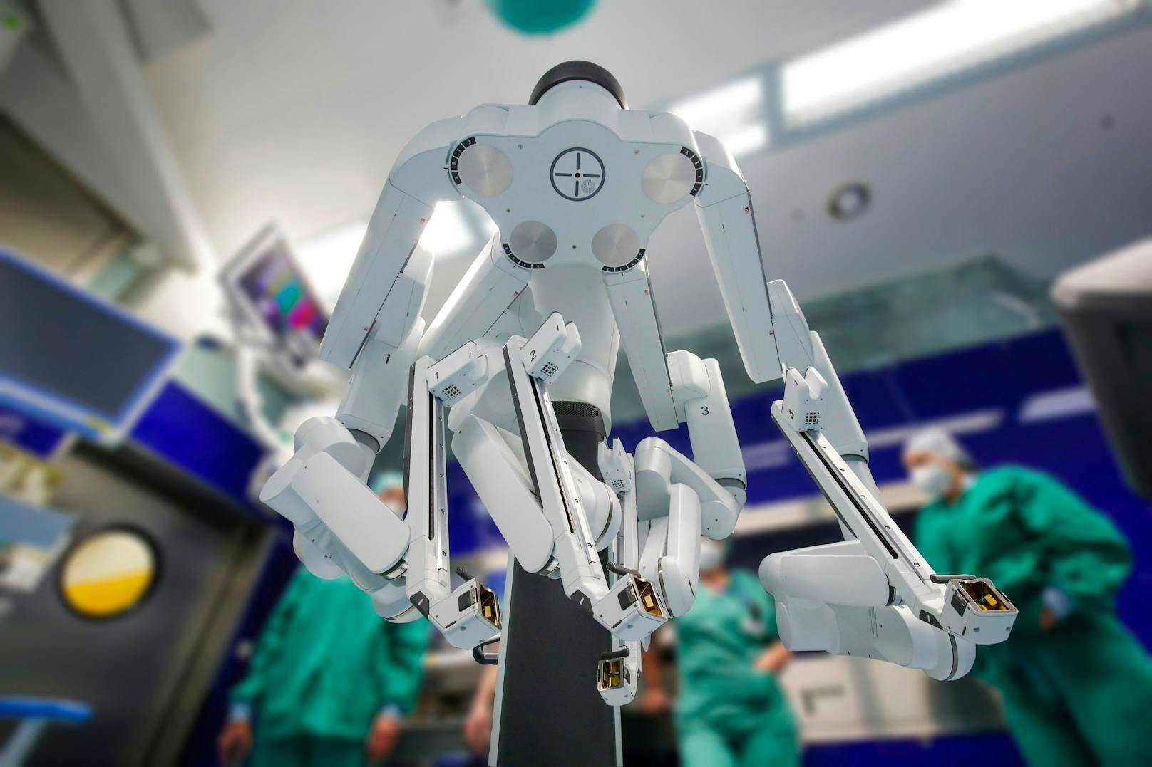 Am Kepler Klinikum in Linz helfen Roboter bei schwierigen Operationen, zum Beispiel bei Krebserkrankungen.