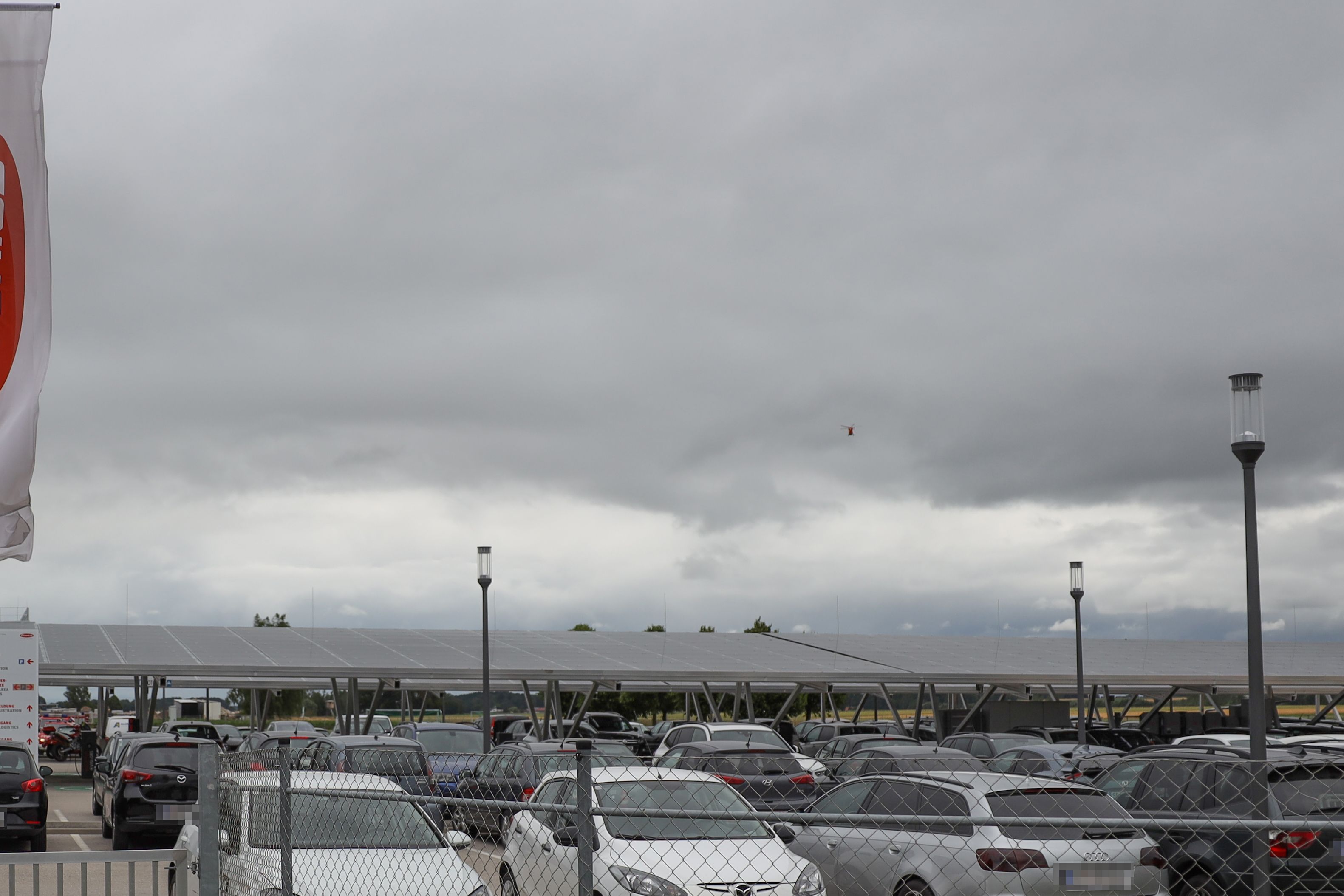In einer Firma in Pettenbach (Bez. Kirchdorf) kam es zum Arbeitsunfall mit einer Maschine.