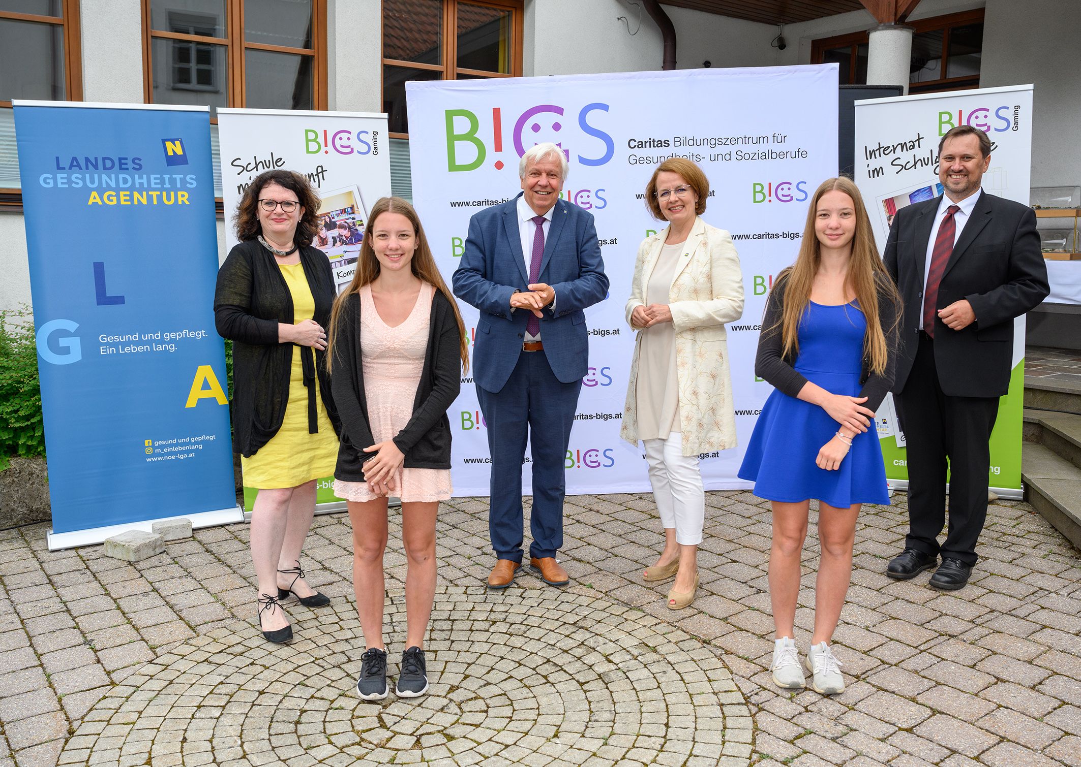  Landesrätin Christiane Teschl-Hofmeister gemeinsam mit Bildungsdirektor Johann Heuras, Caritas-Direktor Hannes Ziselsberger, Doris Wagner vom Bildungsministerium und Direktorin Barbara Heigl