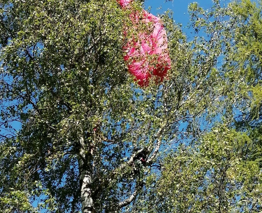 Bergretter befreiten die Sportlerin aus zehn Metern Höhe.