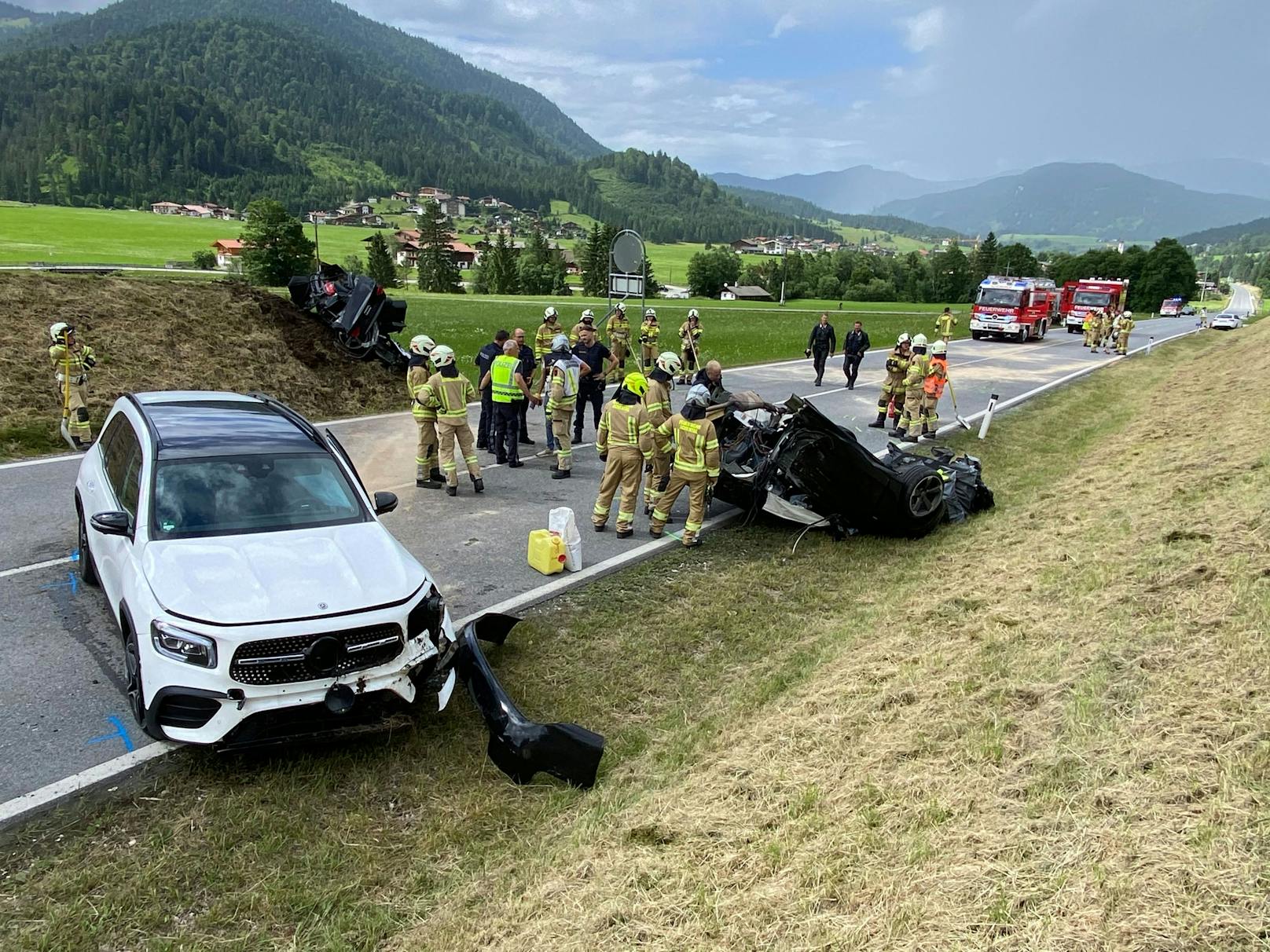 Schwerer Verkehrsunfall in Achenkirch (Bezirk Schwaz) fordert ein Todesopfer und mehrere Verletzte