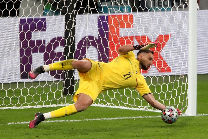 Auch das Finale gegen England wurde im Elfmeterschießen entschieden. Erneut war Goalie Donnarumma der große Held, hielt zwei Versuche, ein weiterer landete an der Stange. Italien eroberte den Titel.