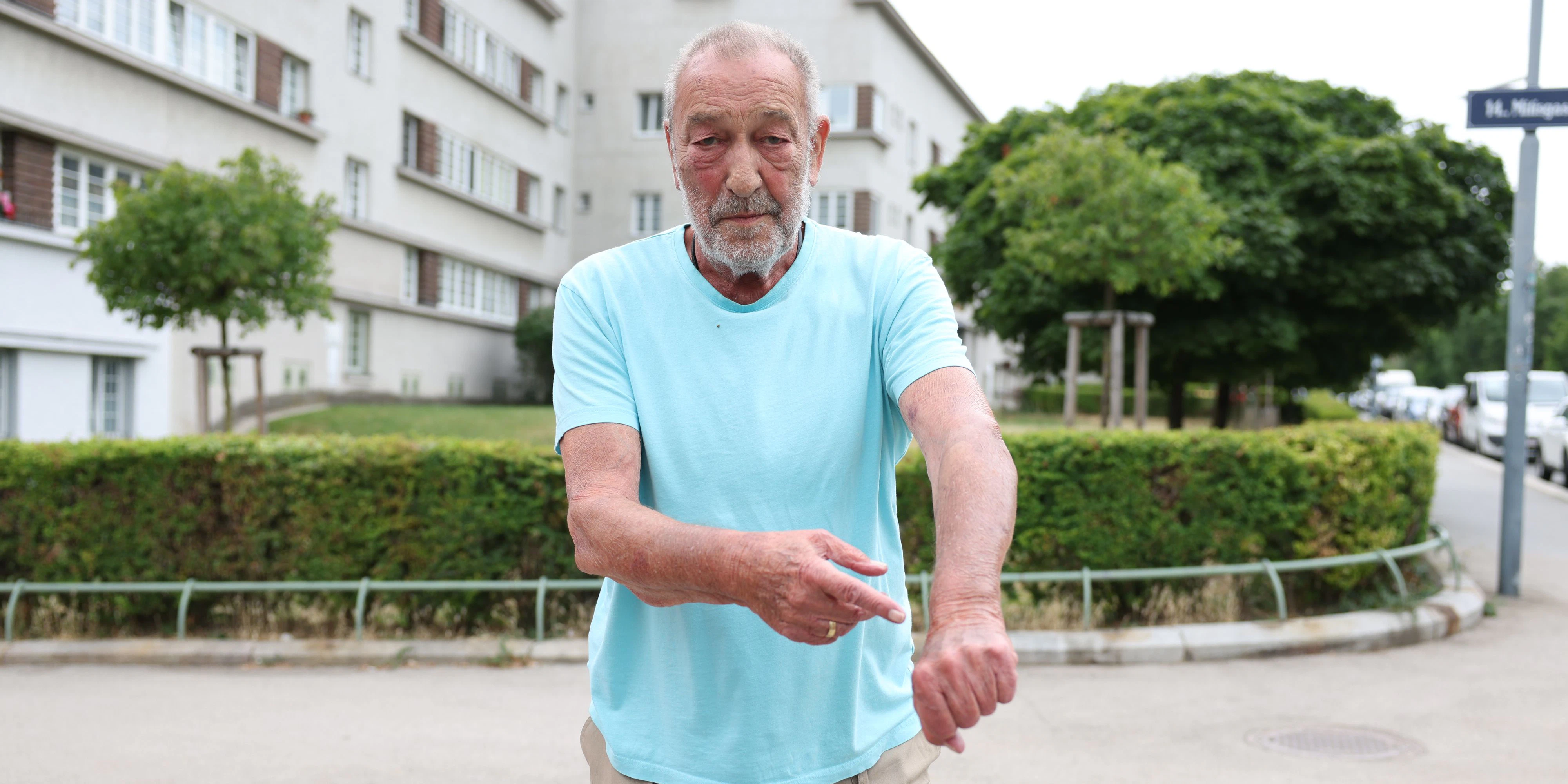 Senior bekommt nach Pipi-Eklat Hausverbot im Freibad - Vimarsana News