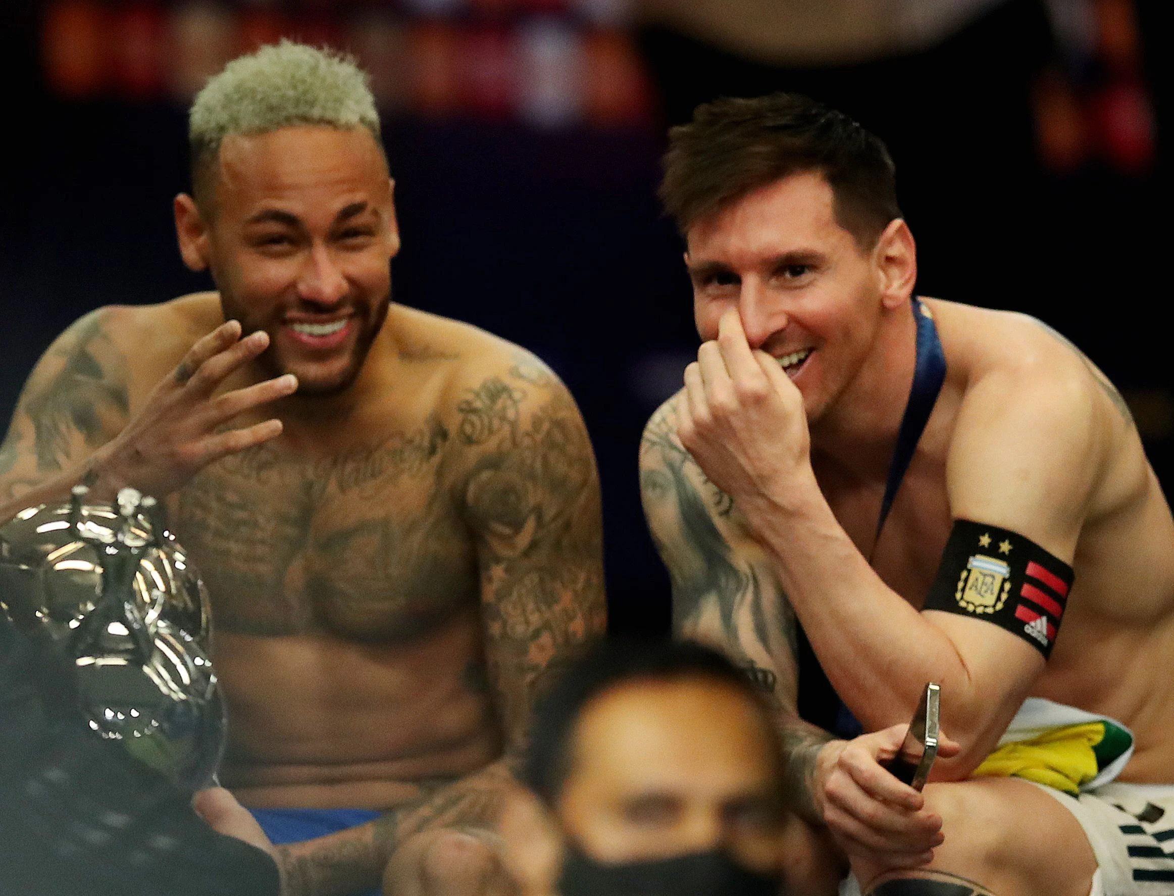 Neymar und Messi amüsierten sich im Maracana-Stadion.