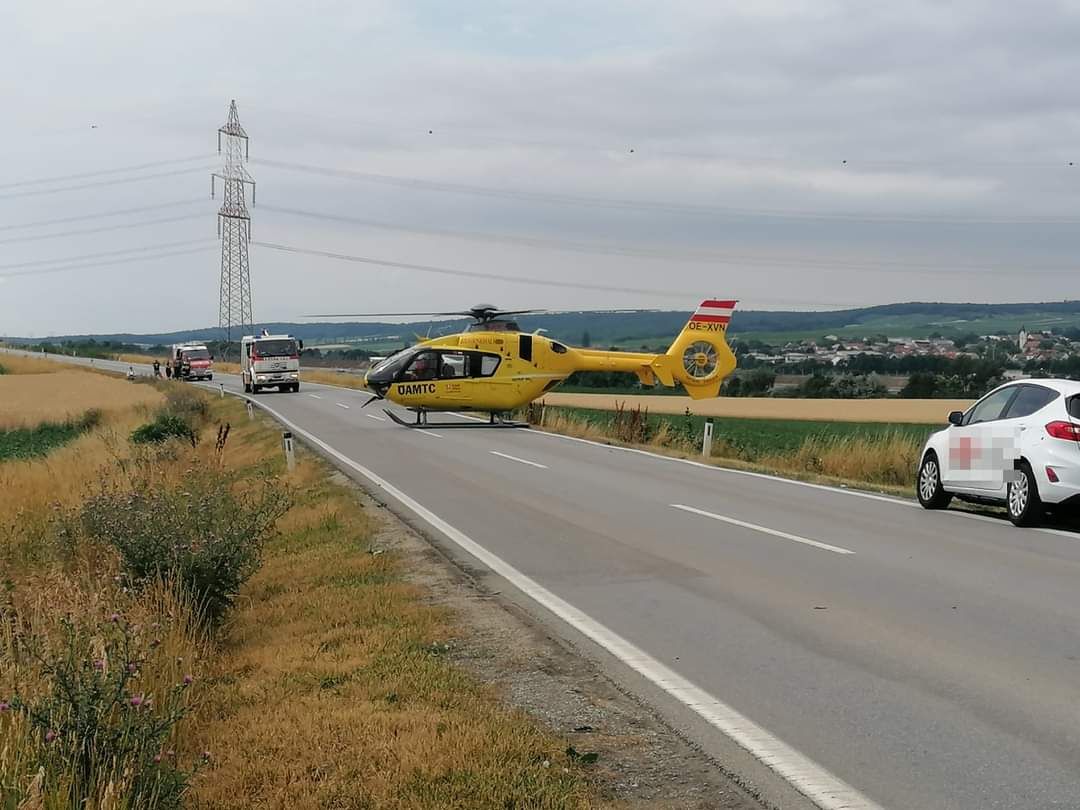 Mehrere Einsatzkräfte standen im Einsatz.