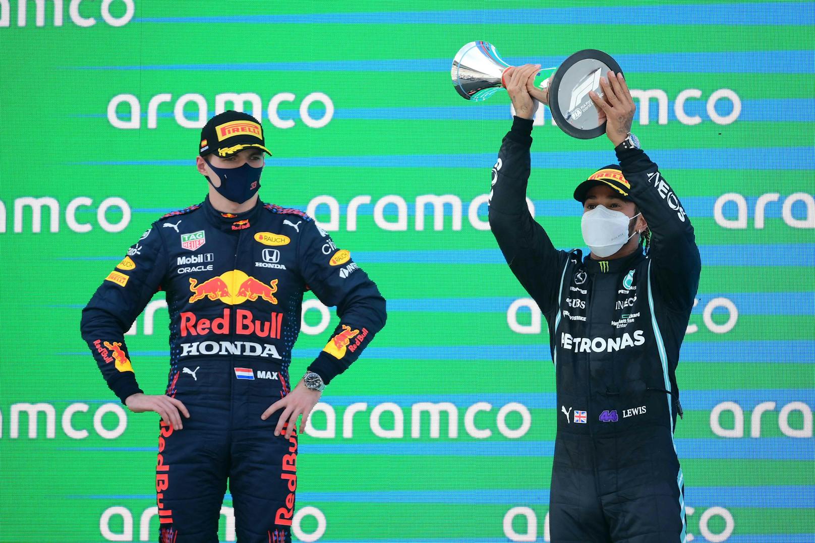 Dieses Bild spricht Bände! Saisonrennen Nummer vier ging in Spanien an Lewis Hamilton. Red-Bull-Rivale Max Verstappen schmeckte das gar nicht. Dritter wurde abermals Valtteri Bottas.
