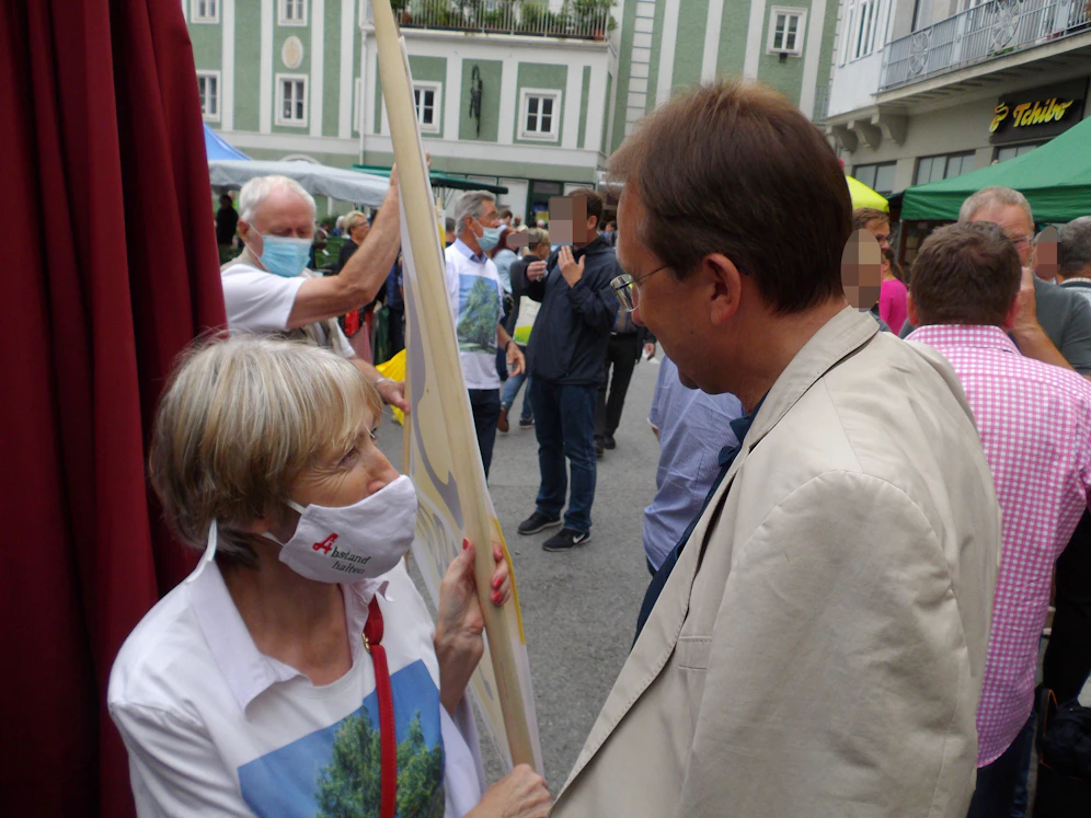 Obfrau Ulrike Zöchling mit Bürgermeister M. Stadler