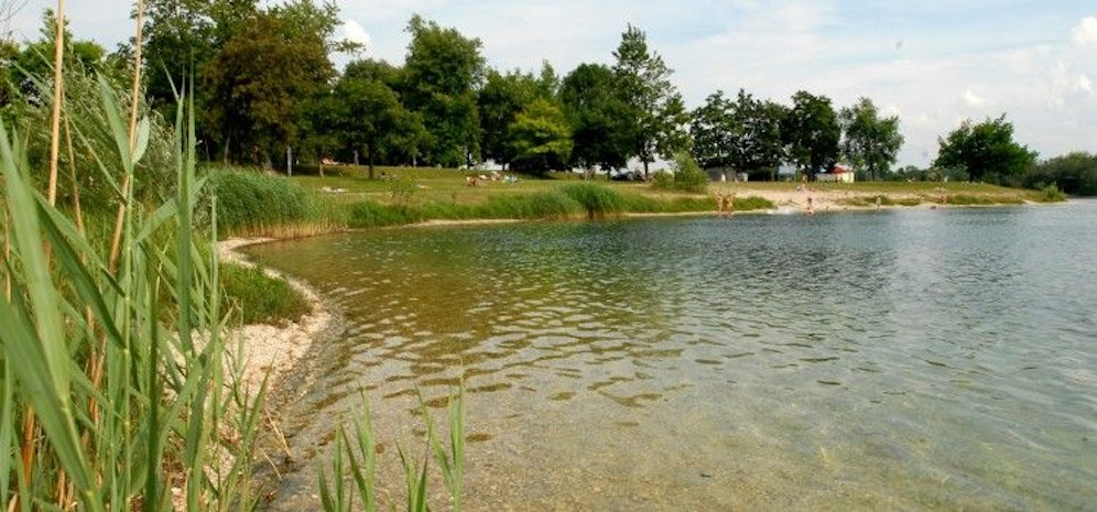 Am Pichlinger See in Linz macht künftig der Impfbus der Stadt Halt. Dann kann man sich vor oder nach dem Baden nebenbei schnell impfen lassen.