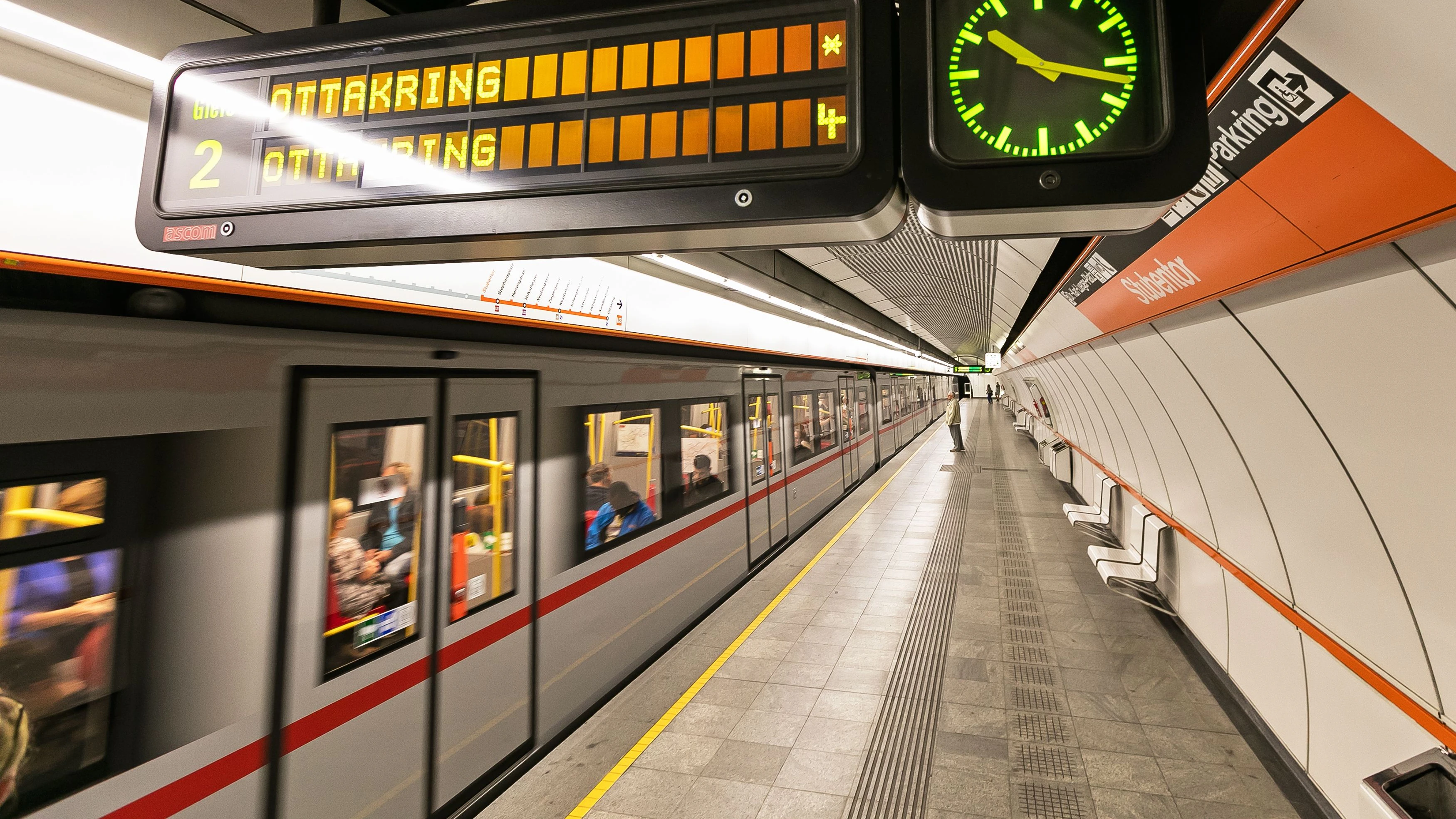 Heute.at - Mann legte fünf Brände in Wiener U-Bahnstation
