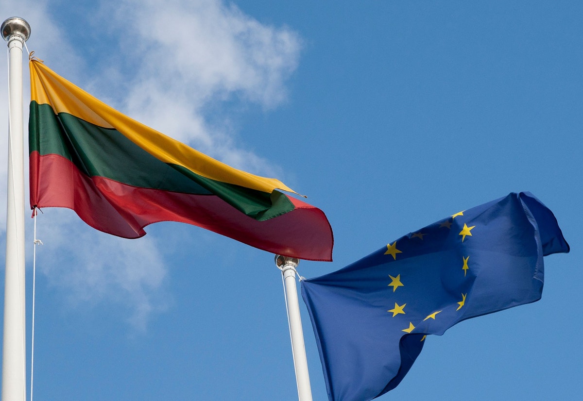 "Lukaschenko ist ein rachsüchtiger Mensch. Er möchte sich an der EU für die Sanktionen rächen und eine Konfliktsituation schaffen", sagt der im polnischen Exil lebende belarussische Oppositionelle Pawel Latuschko.