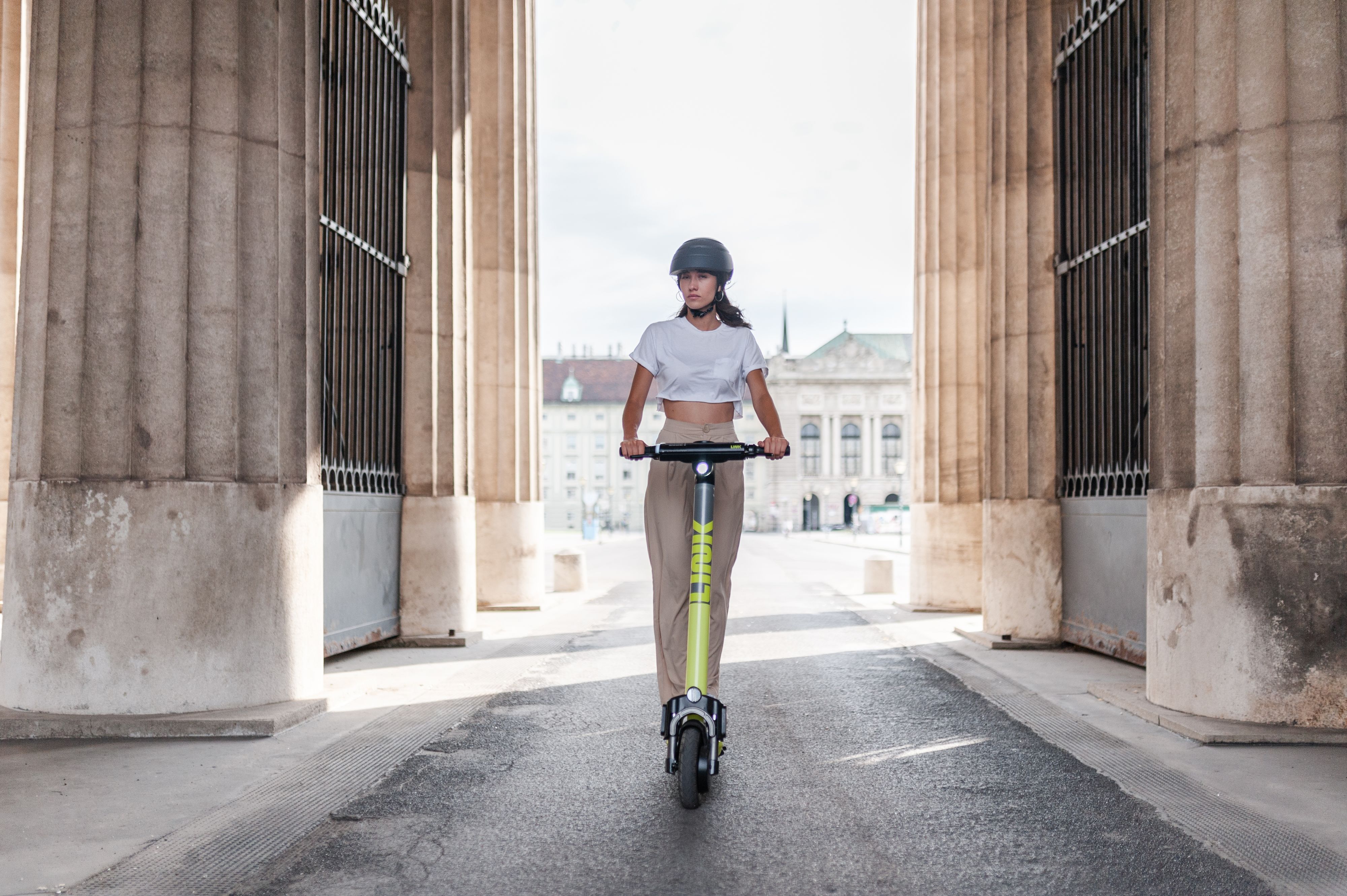 Mit Dem Scooter Zu Impfpartys: Superpedestrian Kündigt 10.000 Freifahrten Mit LINK E-Scootern An