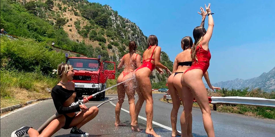 Zumindest hatten sie Bademode an – in Dubai posierten sie nackt.