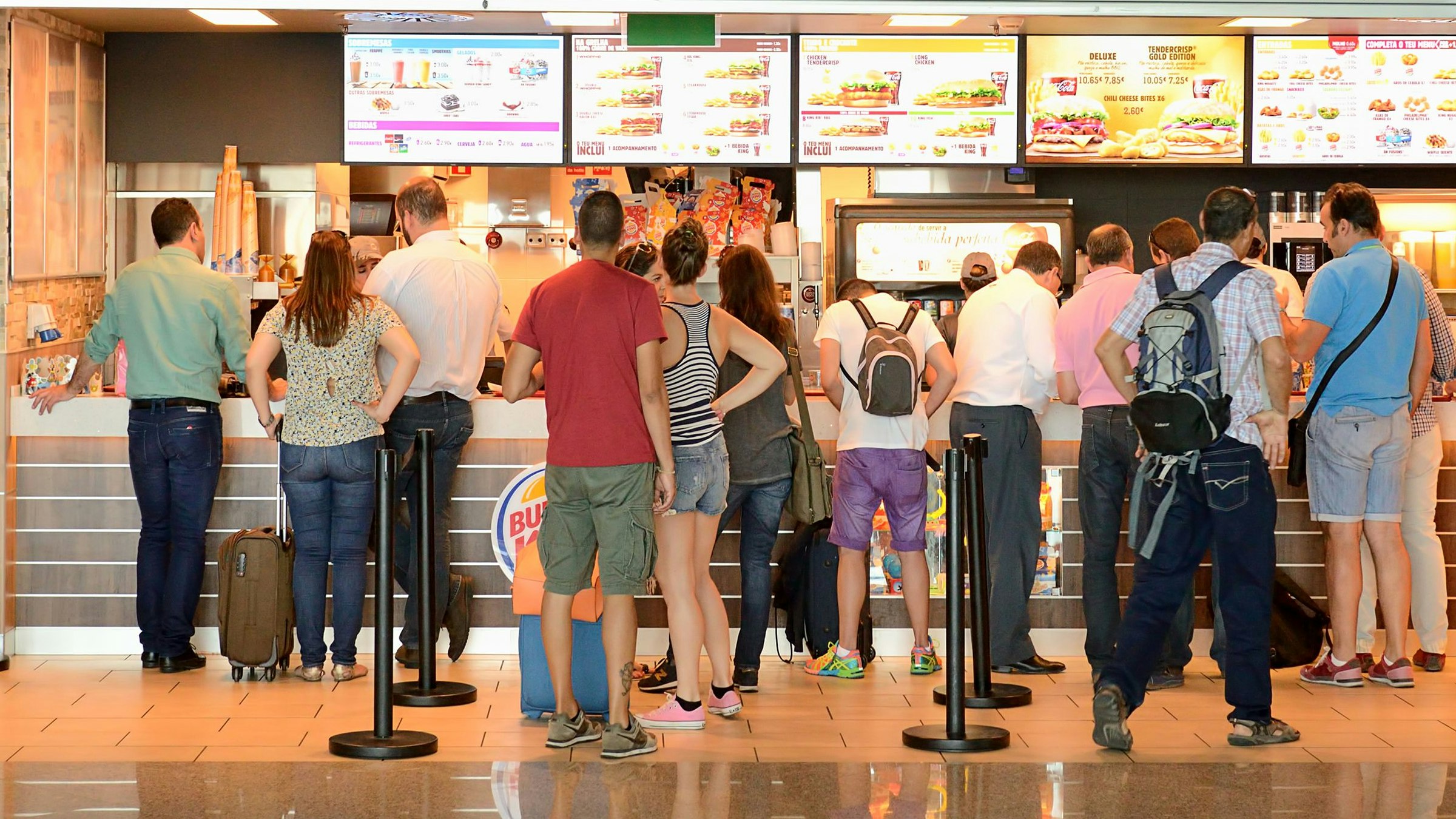 Burger King Restaurant am Flughafen von Porto. Symbolbild