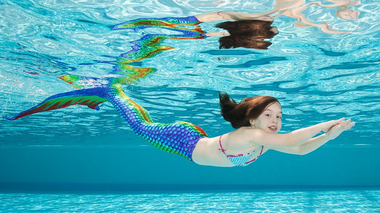 Auf den Spuren von Arielle: Kids können in Linz lernen, wie man sich im Wasser wie eine Meerjungfrau bewegt.