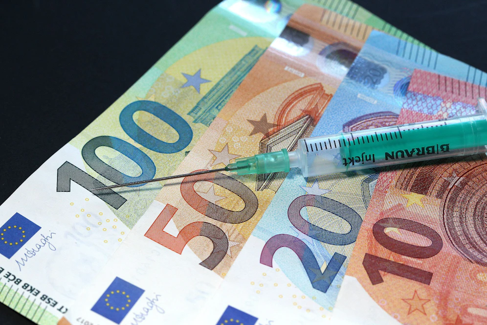 Statt eines Corona-Bonus für alle wird nun ein Gutschein für Geimpfte gefordert.