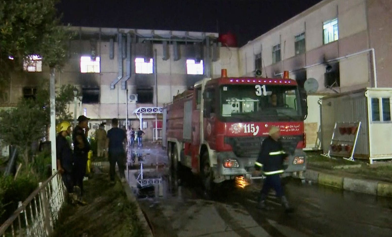 Erst im April war es in einer Klinik in Bagdad zu einem Brand auf einer Corona-Station gekommen – 82 Menschen starben.