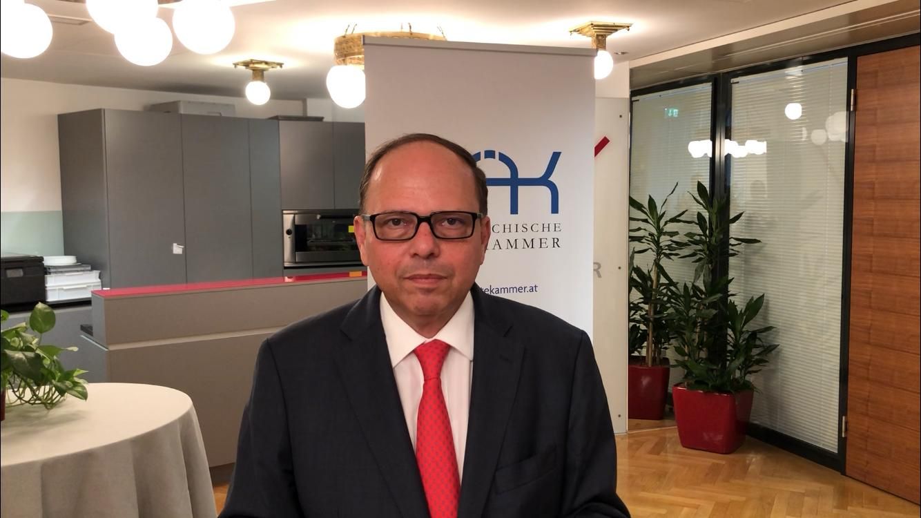 Ärztekammer-Präsident Thomas Szekeres zog Konsequenzen aus der COVID-Krise.