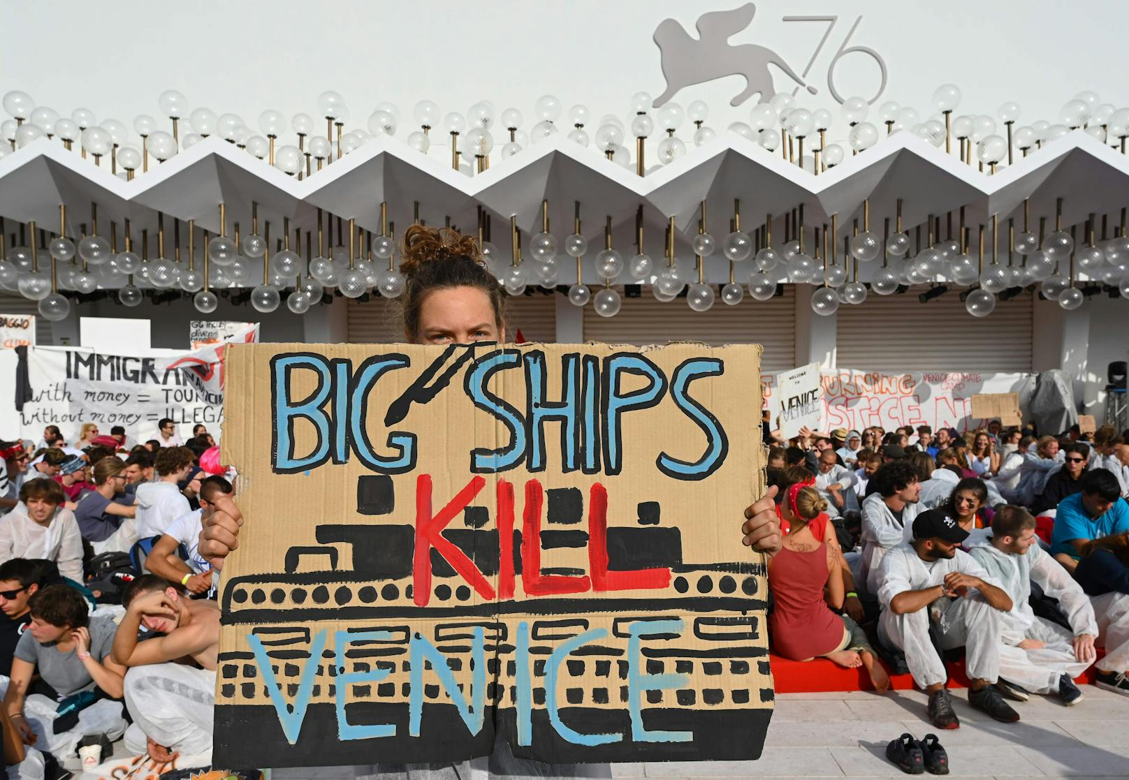 Nach jahrelangen Protesten dürfen große Schiffe vor San Marco und auf dem Giudecca-Kanal ab dem 1. August nicht mehr durchfahren. Archivfoto vom 07. September 2019