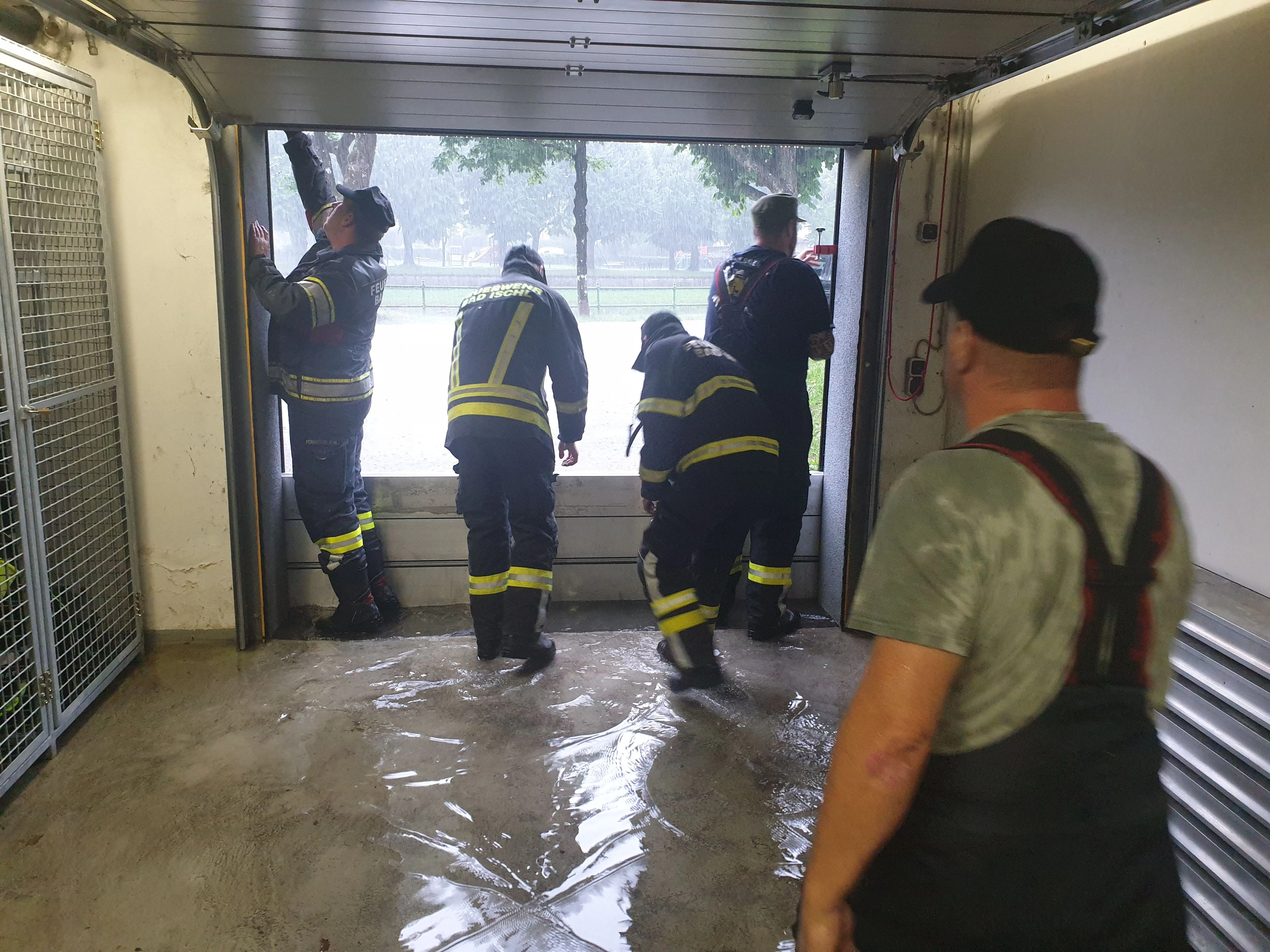 In Bad Ischl wurde der Keller des Feuerwehrhauses überflutet.