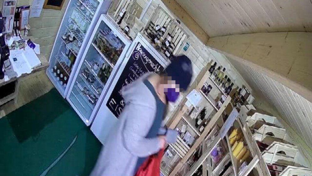 Im Selbstbedienungsladen von Familie Sneditz bediente sich eine Wienerin selbst – ohne zu zahlen. Jetzt stellte sie sich der Polizei.