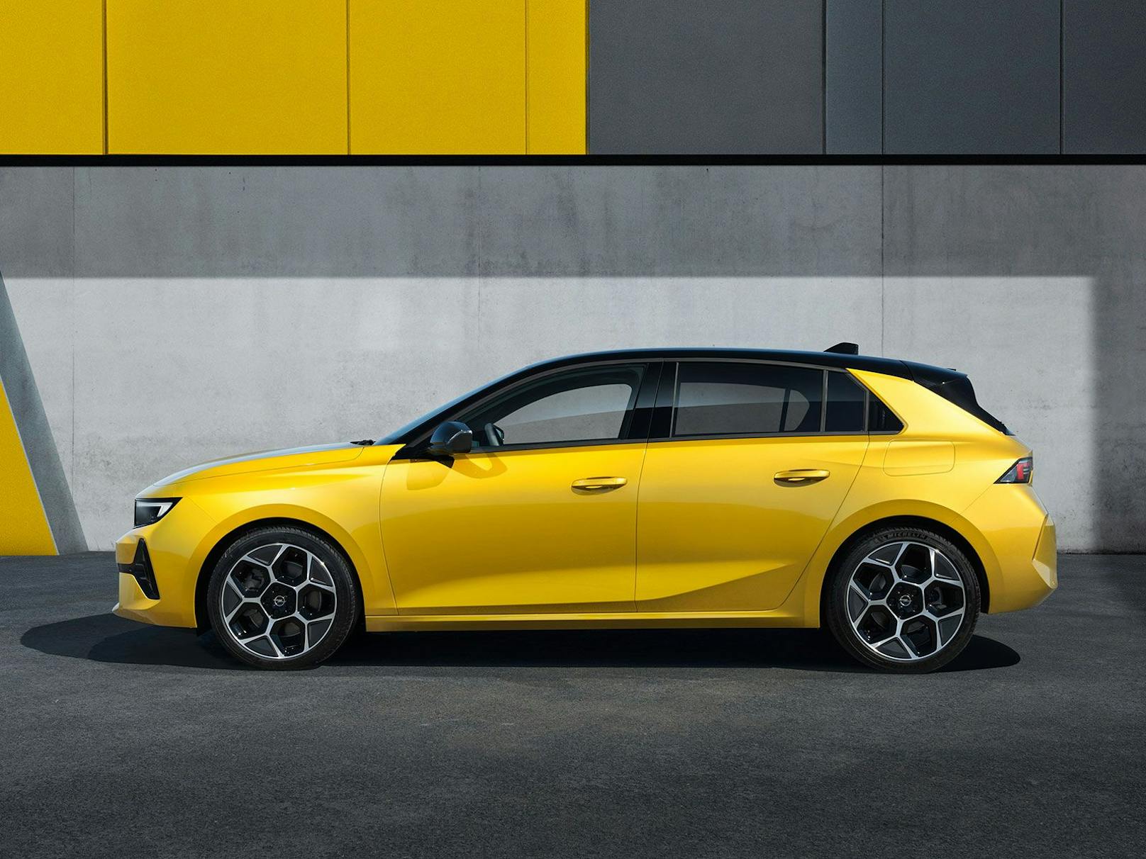 Der neue Opel Astra ist nur 4 mm länger als bisher, bietet aber mehr Platz