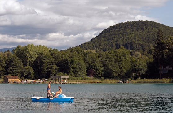 Tretbootfahrer am Wörthersee. Symbolbild