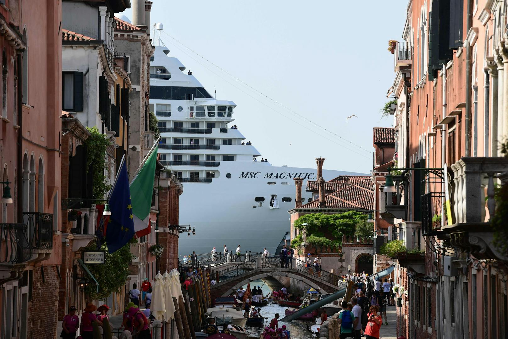 Nach jahrelangen Protesten dürfen große Schiffe vor San Marco und auf dem Giudecca-Kanal ab dem 1. August nicht mehr durchfahren. Foto am 09.06.2019 aufgenommen.