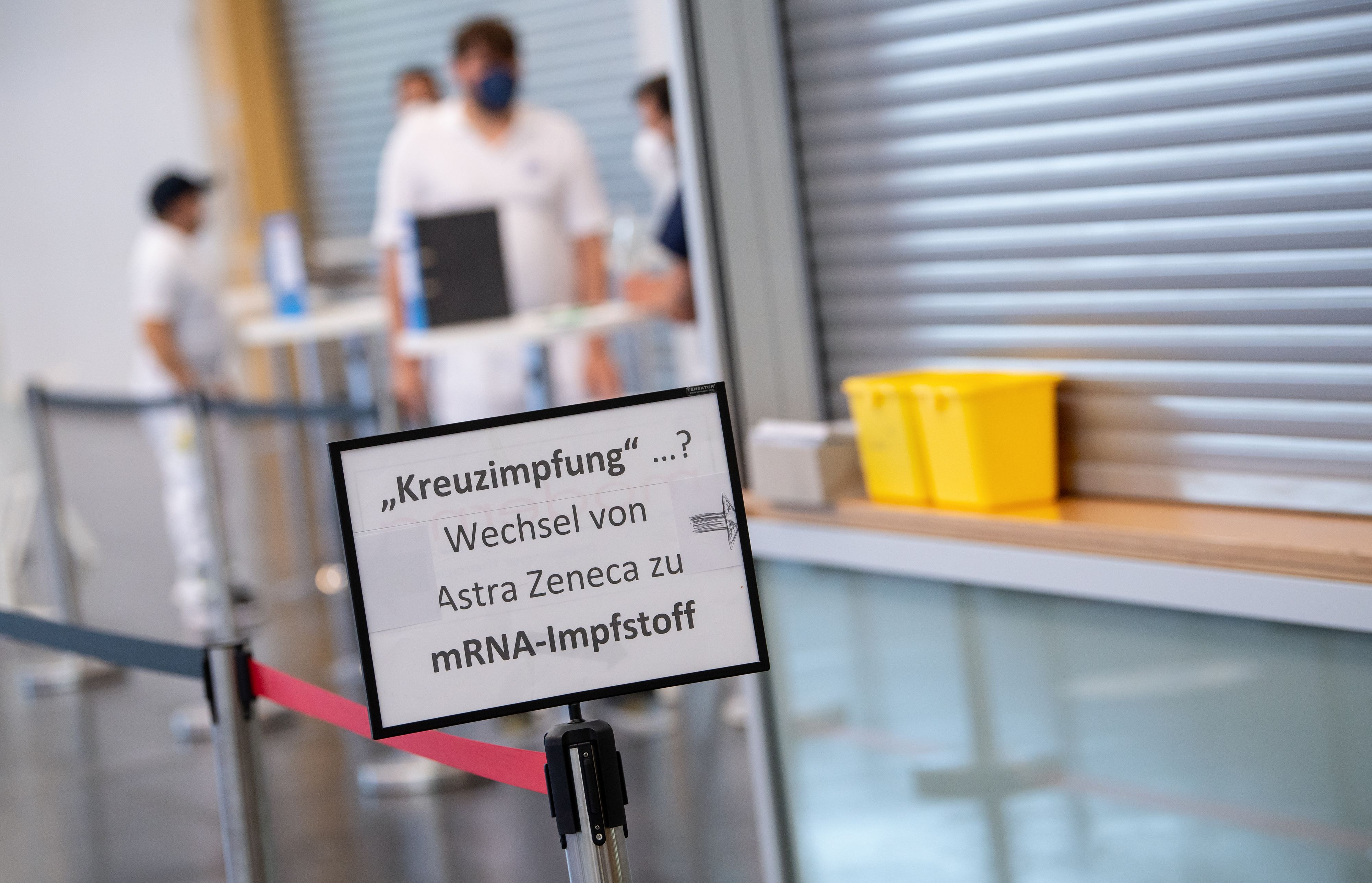 Hinsichtlich der Kreuzimpfungen meldete sich nun die WHO zu Wort: Die eigenmächtige Kombination verschiedener Impfstoffe sei ein 