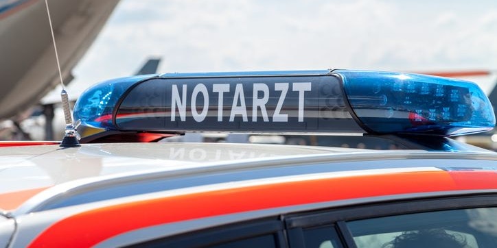 Nachdem der Notarzt den 39-Jährigen versorgt hatte wurde er ins Spital nach Vöcklabruck gebracht.