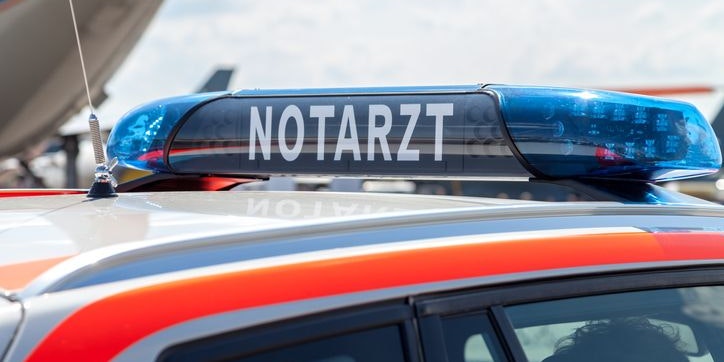 Nachdem der Notarzt den 39-Jährigen versorgt hatte wurde er ins Spital nach Vöcklabruck gebracht.