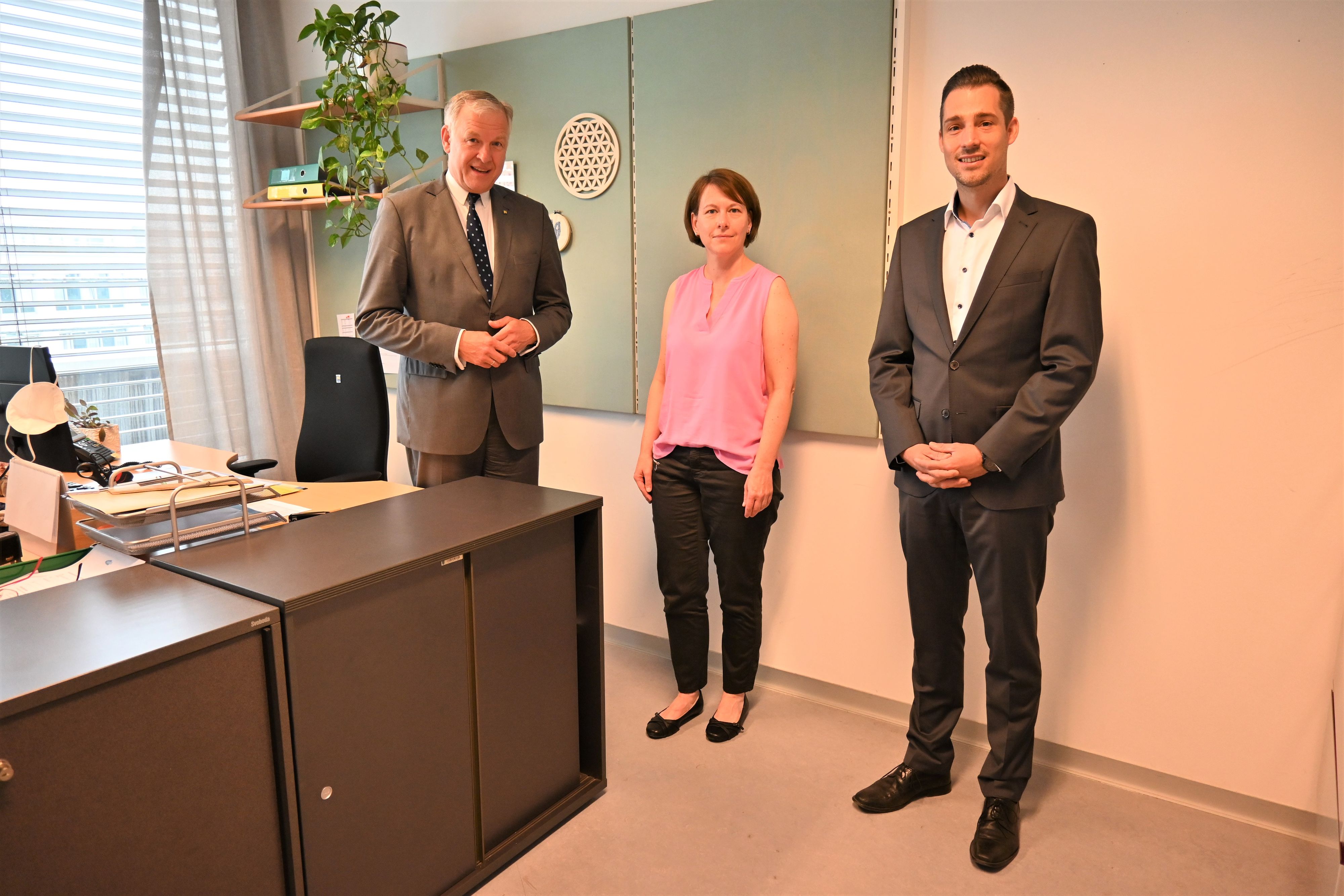 Landesrat Martin Eichtinger mit Projektbetreuerin Karin Hebenstreit und MAG-Geschäftsführer Martin Etlinger.