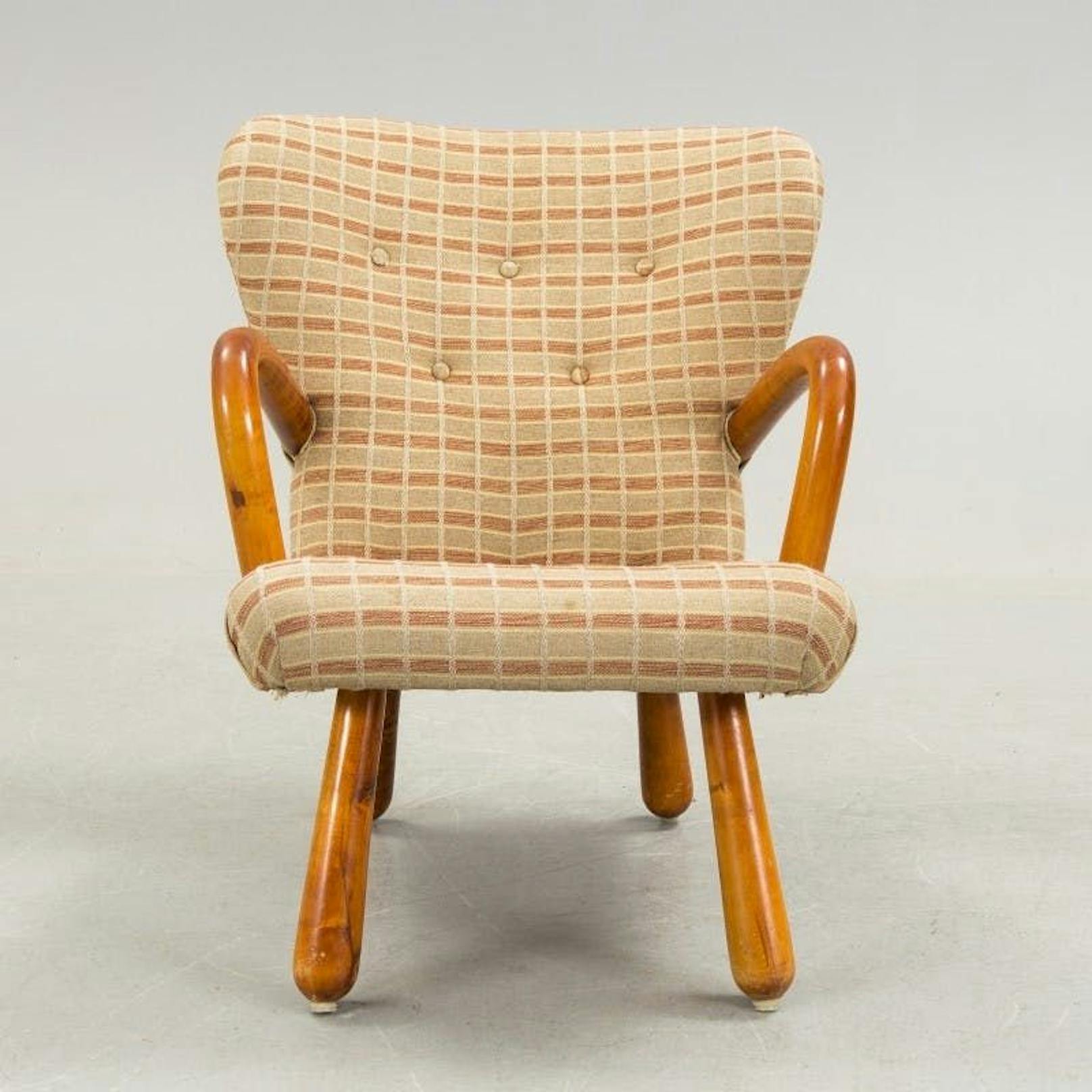 Der <strong>"Åke"-Sessel </strong>und das passende Sofa kamen in den 1950er-Jahren in das Sortiment von Ikea. Der Sessel geht auf das Design des 1944 entworfenen "Clam Chair" des dänischen Architekten und Designers Philip Arctander zurück und kostete im Jahr 1956 umgerechnet etwa 20 Euro. Bei einer Auktion von Bukowskis im Jahre 2016 kam ein Exemplar für mehr als <strong>1000 Euro</strong> unter den Hammer.