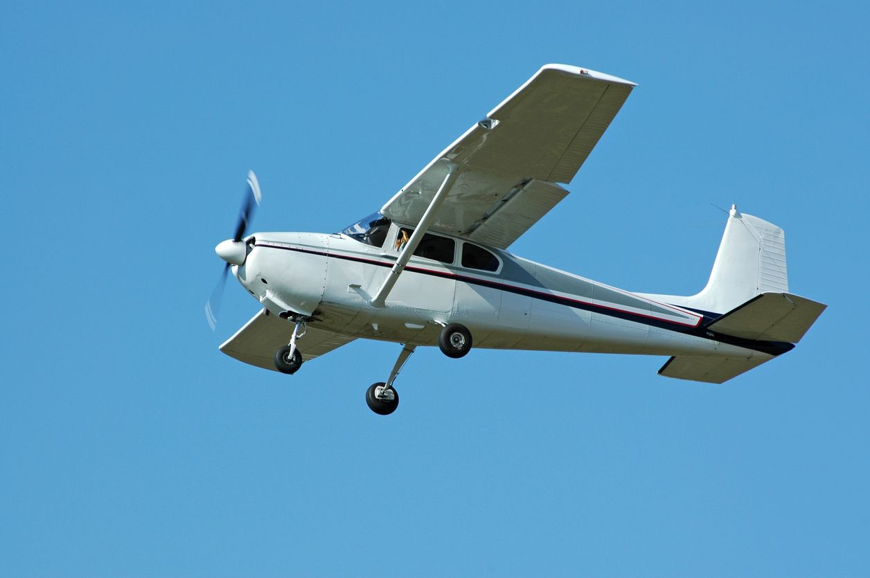Ein Cessna 182 Leichtflugzeug (Symbolbild)