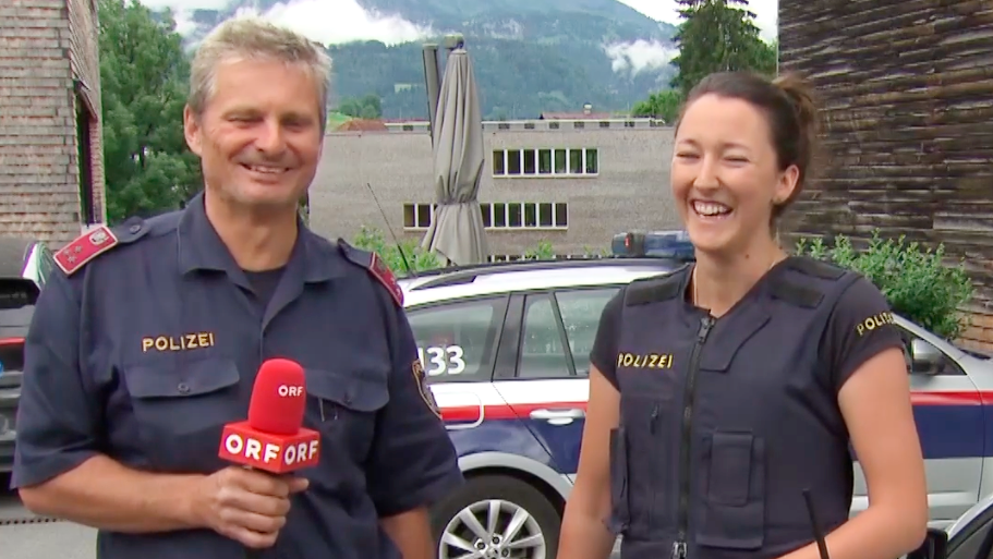 Ob die beiden es im Dienst immer so lustig haben?