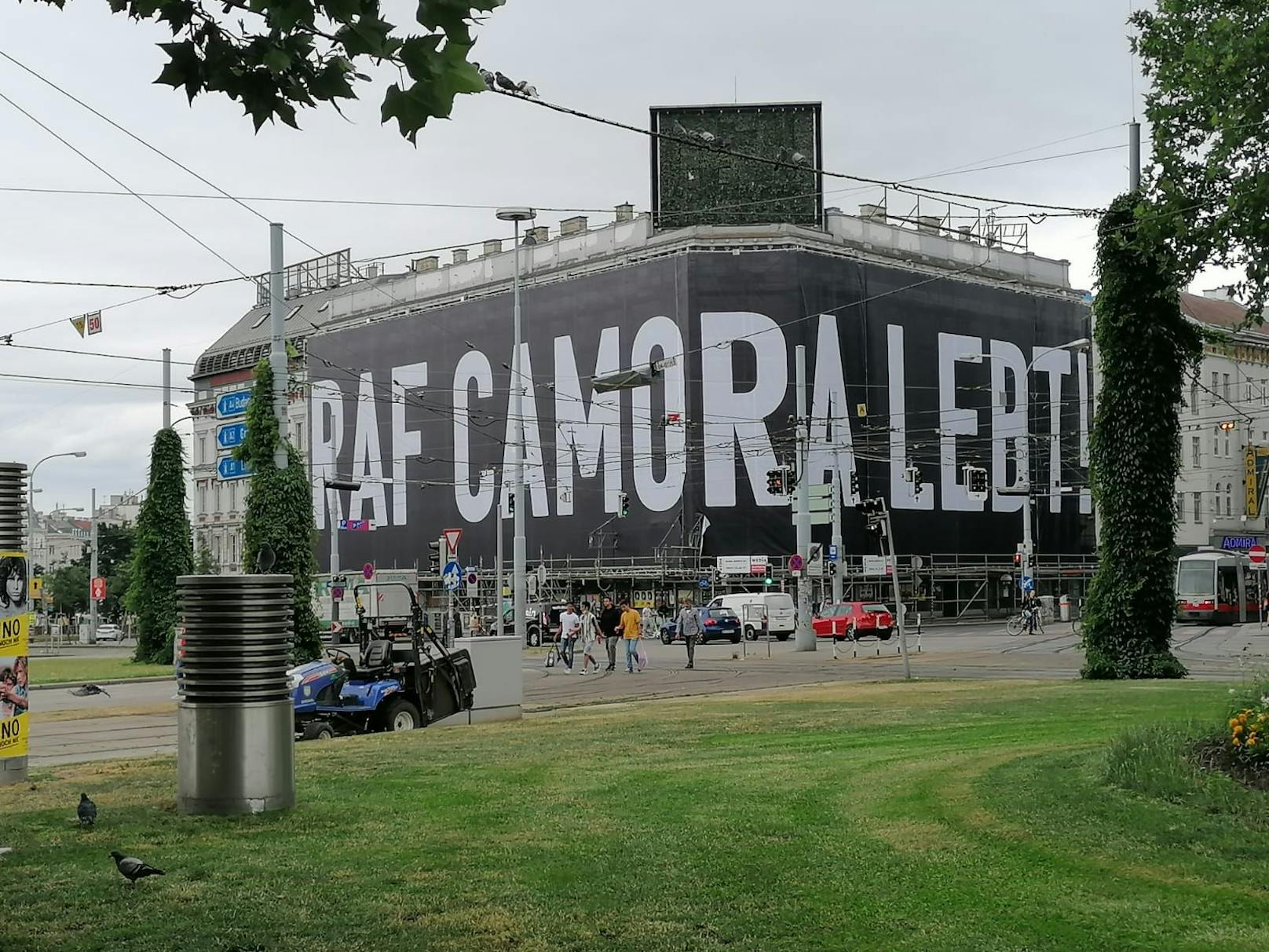 Raf Camora Plakat neben dem Westbahnhof