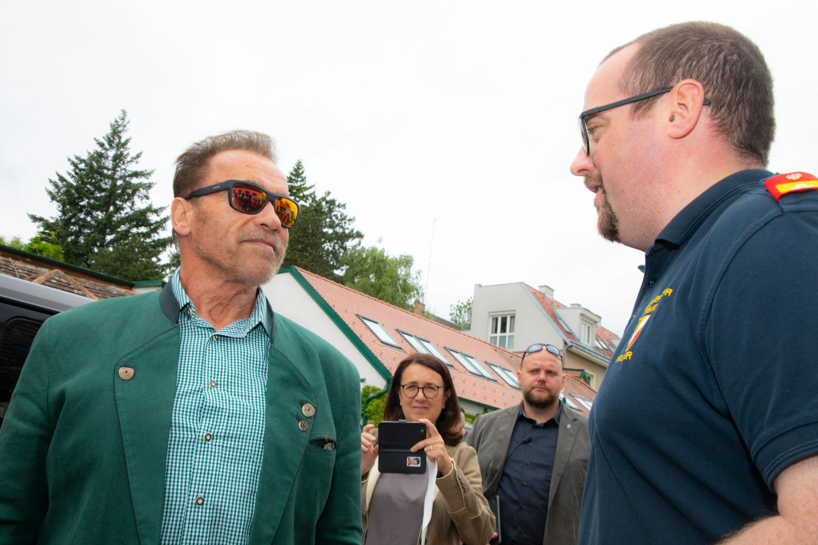 Schwarzenegger im Gespräch mit ÖBFV-Generalsekretär Raphael Koller
