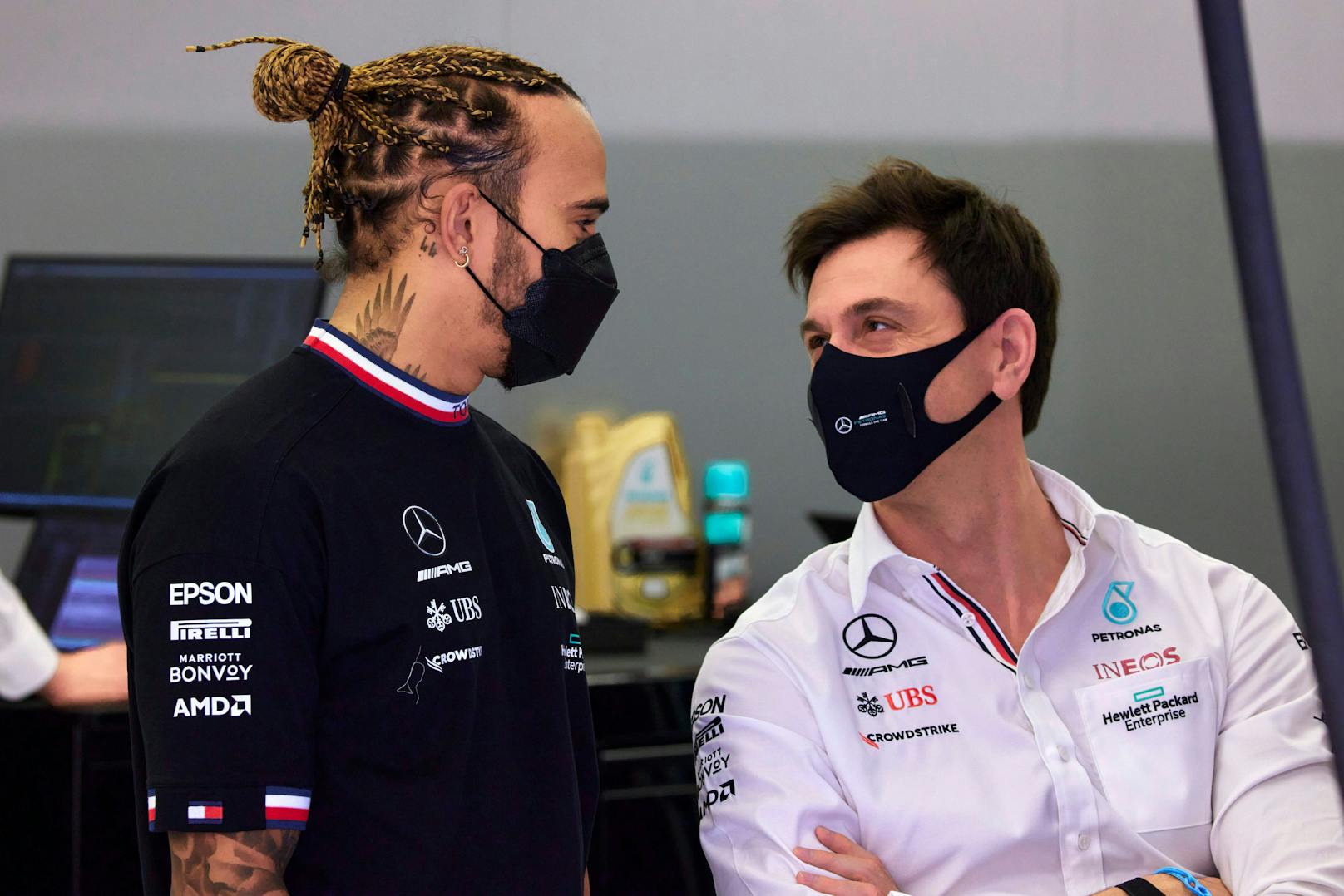 Lewis Hamilton mit Teamchef Toto Wolff.