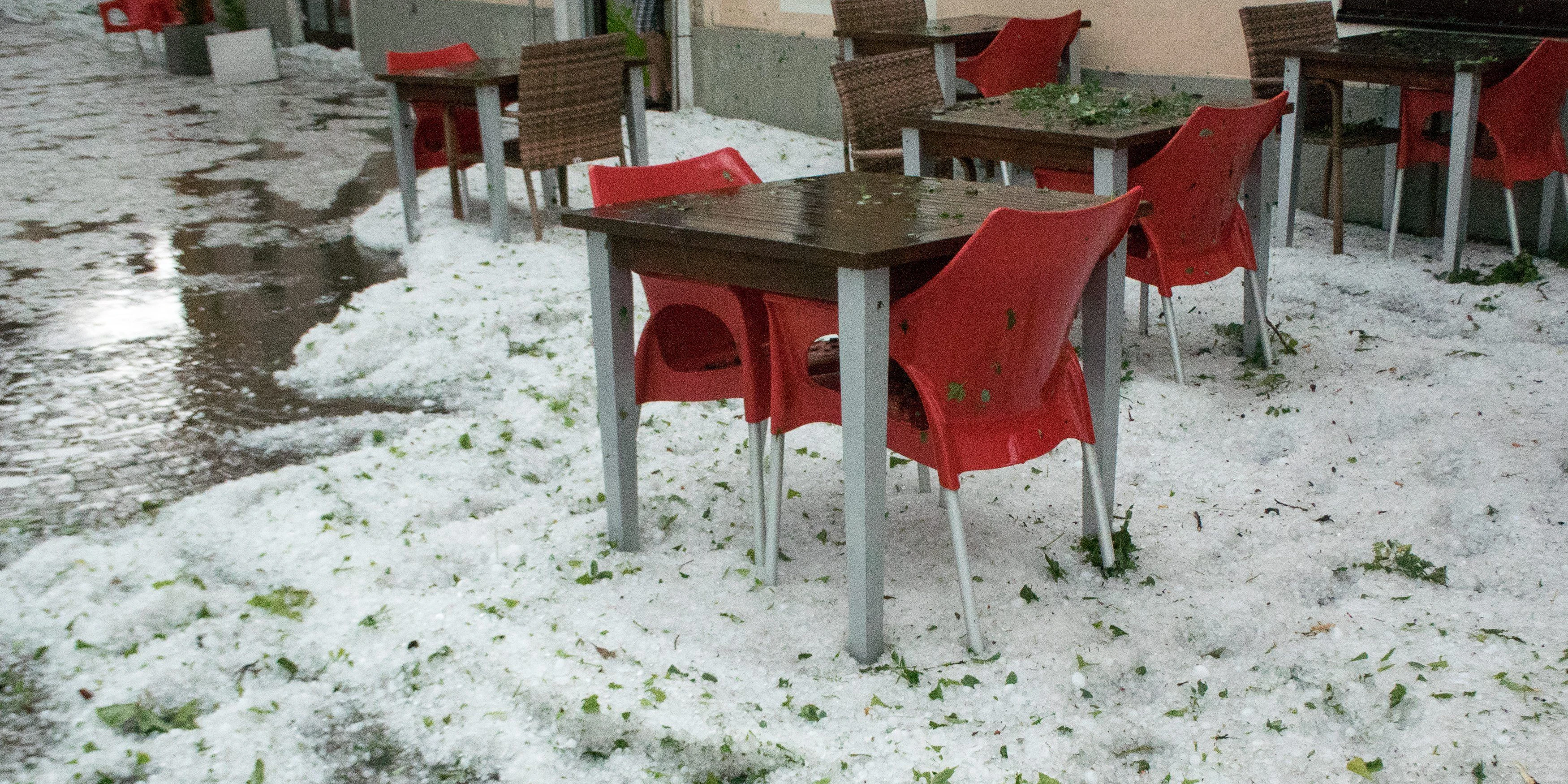 Hagel, Gewitter, Hitze: "April"-Wochenende im Juli - Vimarsana News