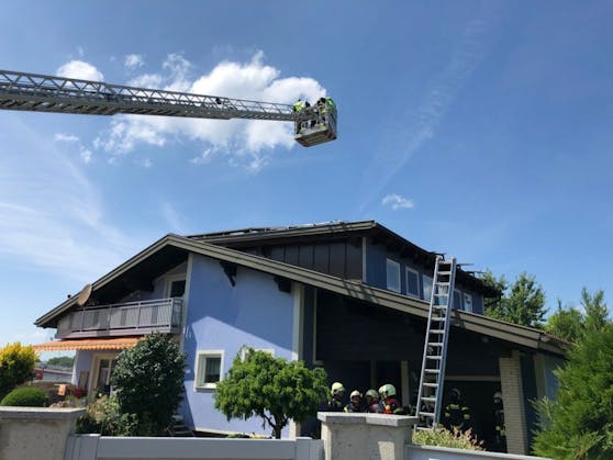 Die Feuerwehr löschte den Brand.