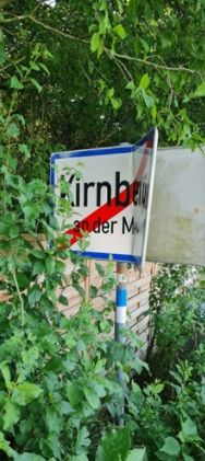 Dieses Schild wurde demoliert.